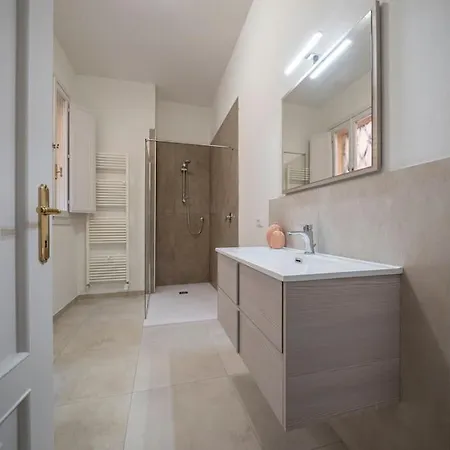 Ghirlandina - Fantastico Loft In Centro Citta Lägenhet